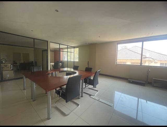 3,965M² INVESTMENT FOR SALE IN HOUGHTON ESTATE